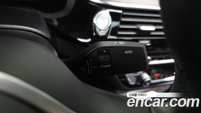 BMW 5-Series 2020 — photo 28