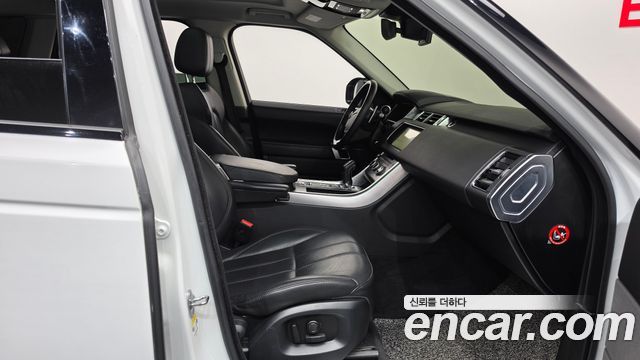 Land Rover Range Rover Sport 2017 — photo 11