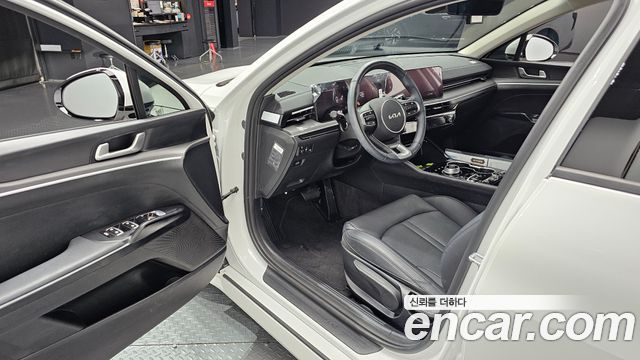 Kia K5 2025 — photo 13