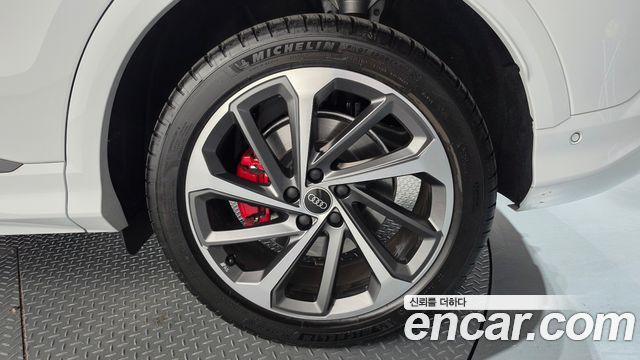 Audi Q5 2025 — photo 7