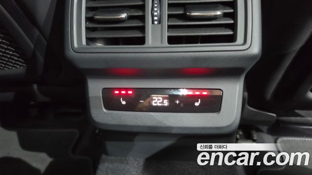 Audi Q5 2025 — photo 32
