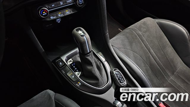 Hyundai Veloster 2021 — photo 12