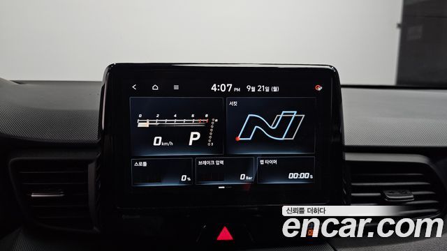Hyundai Veloster 2021 — photo 24