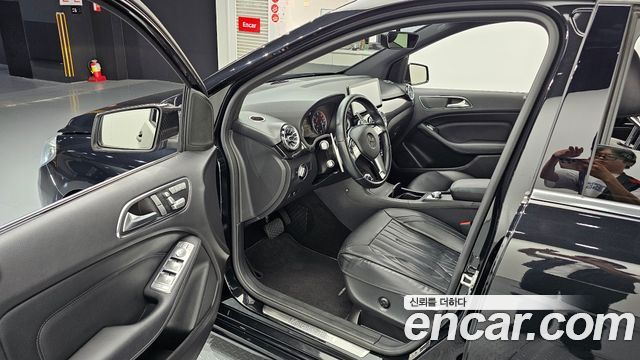 Mercedes-Benz B-Class 2014 — photo 10