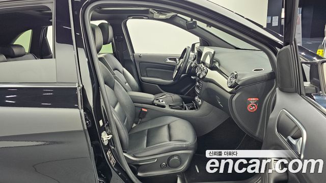 Mercedes-Benz B-Class 2014 — photo 11