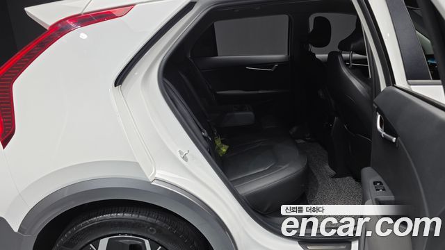Kia Niro 2024 — photo 17