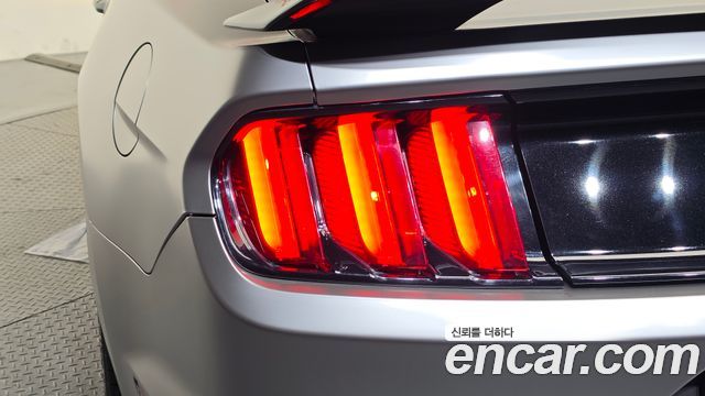 Ford Mustang 2015 — photo 9