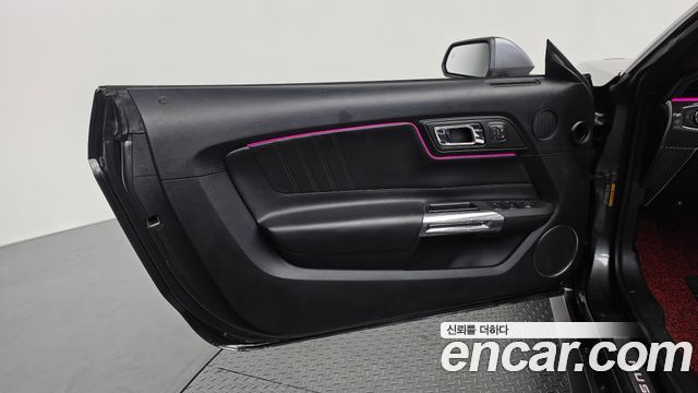 Ford Mustang 2015 — photo 14