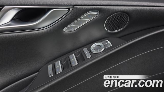 Genesis G80 2021 — photo 11