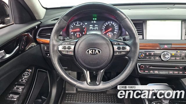 Kia K7 2016 — photo 19