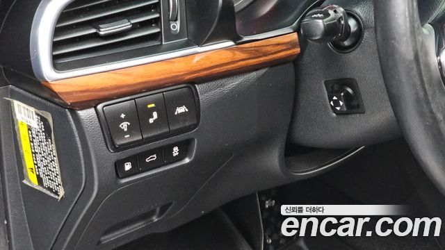 Kia K7 2016 — photo 20