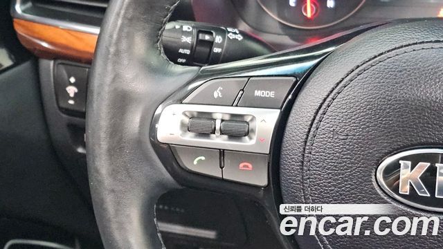 Kia K7 2016 — photo 23