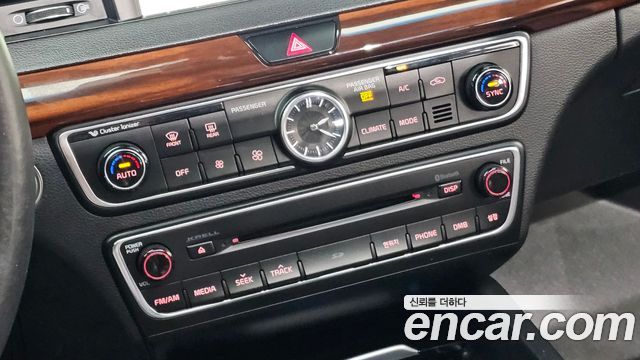 Kia K7 2016 — photo 25