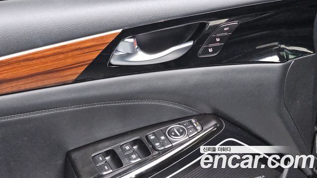 Kia K7 2016 — photo 31
