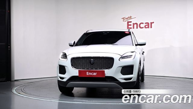 Jaguar E-PACE 2020 — photo 3
