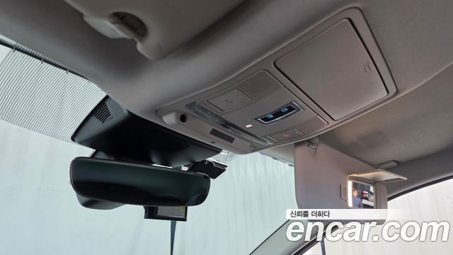 Jaguar E-PACE 2020 — photo 25