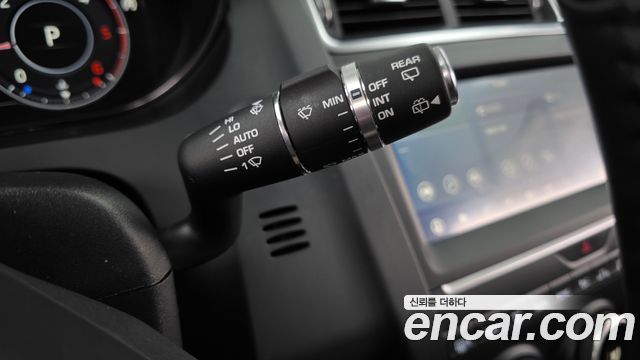 Jaguar E-PACE 2020 — photo 29