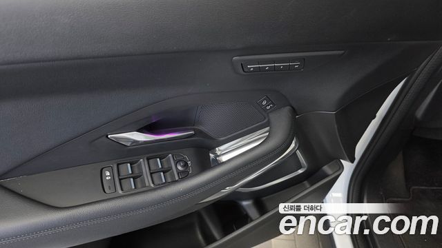 Jaguar E-PACE 2020 — photo 30