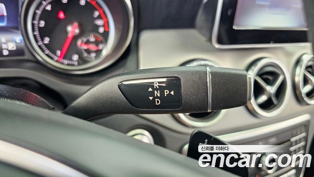 Mercedes-Benz CLA-Class 2018 — photo 12