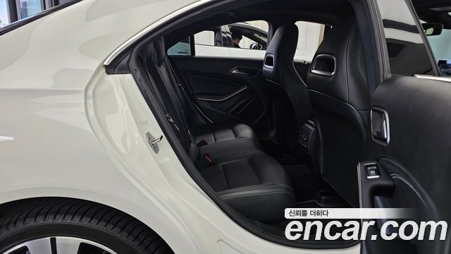 Mercedes-Benz CLA-Class 2018 — photo 17