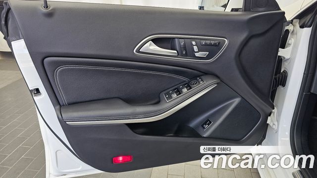 Mercedes-Benz CLA-Class 2018 — photo 14