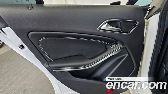 Mercedes-Benz CLA-Class 2018 — photo 15