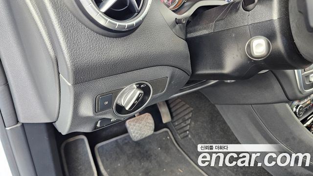 Mercedes-Benz CLA-Class 2018 — photo 27