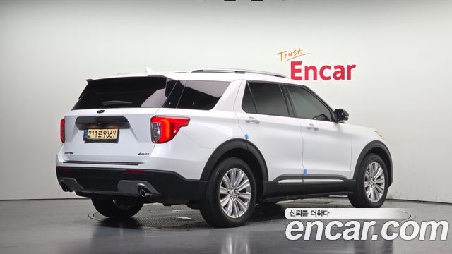 Ford Explorer 2021 — photo 2