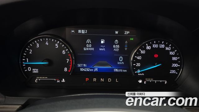 Ford Explorer 2021 — photo 8