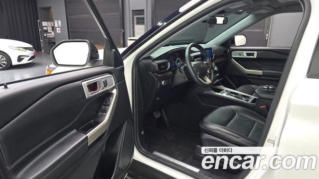 Ford Explorer 2021 — photo 10