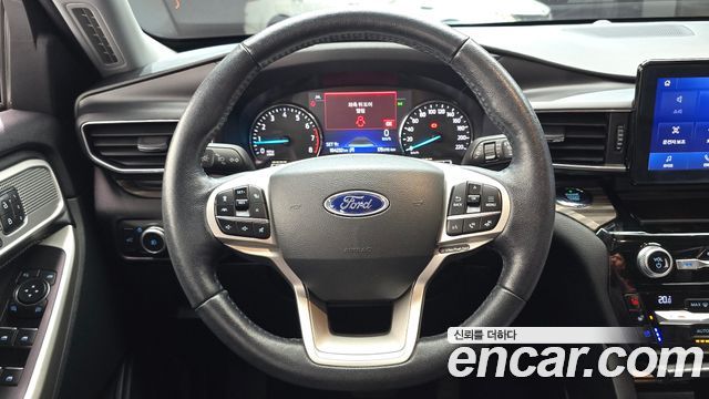 Ford Explorer 2021 — photo 13