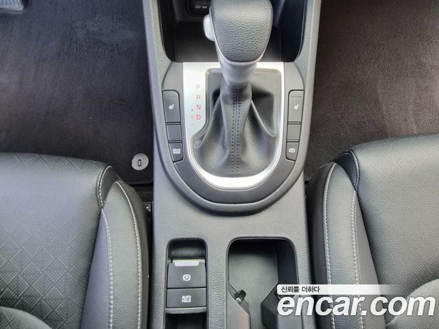 Kia K3 2022 — photo 16