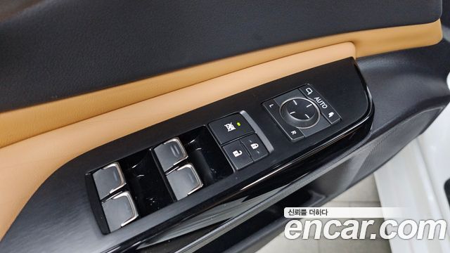 Lexus ES 2022 — photo 20
