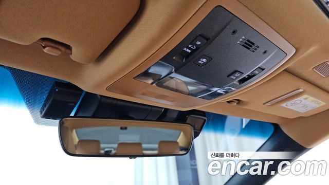 Lexus ES 2022 — photo 29