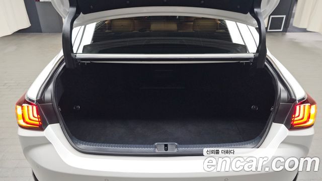 Lexus ES 2022 — photo 33