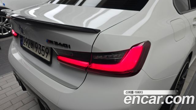 BMW 3-Series 2024 — photo 9