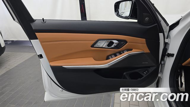 BMW 3-Series 2024 — photo 14