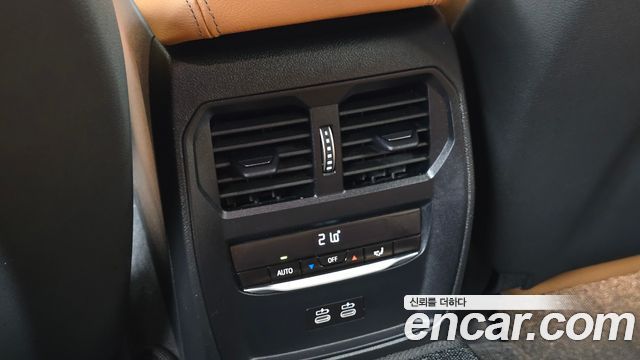 BMW 3-Series 2024 — photo 31