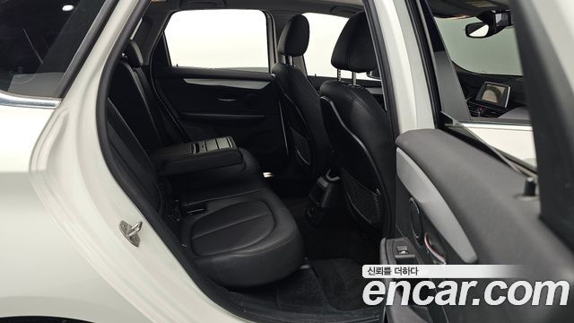 BMW 2-Series 2017 — photo 11