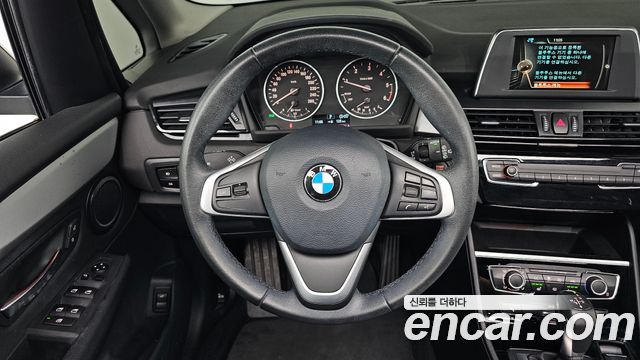 BMW 2-Series 2017 — photo 13