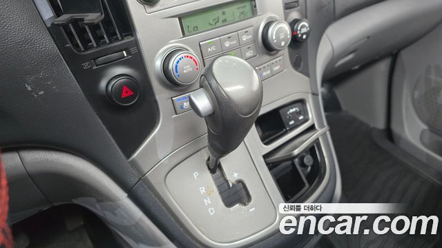 Hyundai Starex 2015 — photo 9