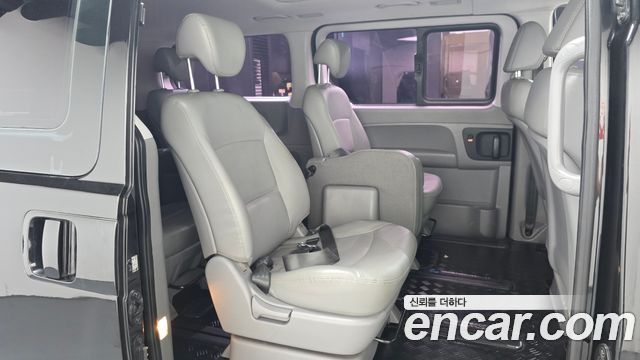 Hyundai Starex 2015 — photo 11