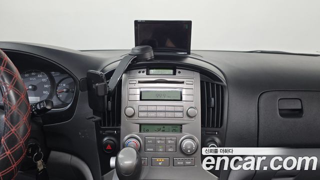 Hyundai Starex 2015 — photo 13