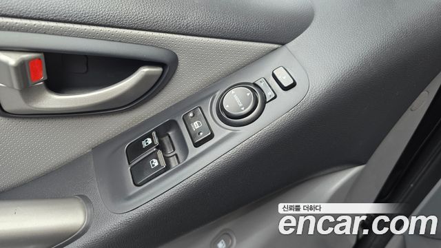 Hyundai Starex 2015 — photo 18