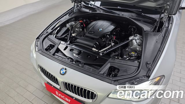 BMW 5-Series 2016 — photo 6