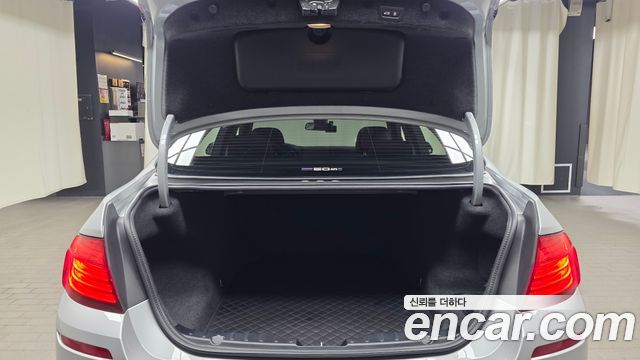 BMW 5-Series 2016 — photo 20