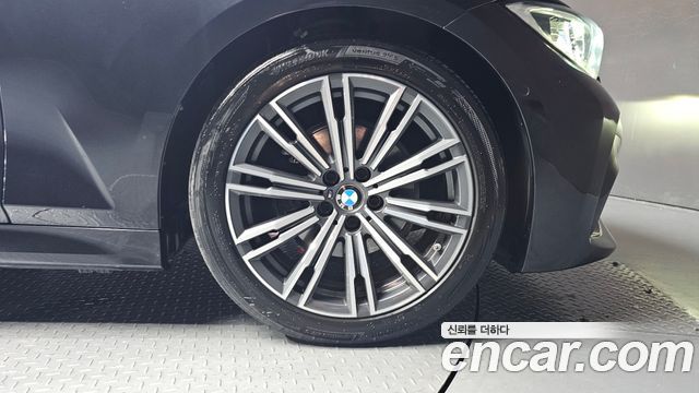 BMW 3-Series 2020 — photo 7