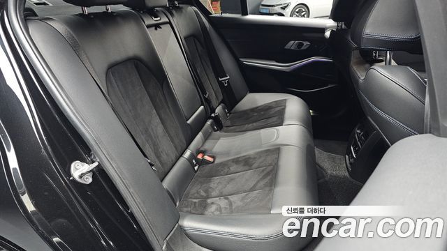 BMW 3-Series 2020 — photo 29