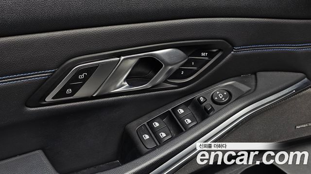 BMW 3-Series 2020 — photo 30