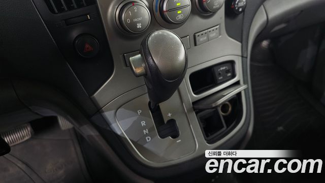 Hyundai Starex 2012 — photo 9